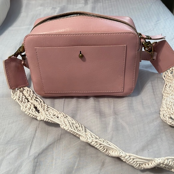 Madewell Handbags - BNWT Madewell Blush Pink Transport Camera Bag w/2 Straps